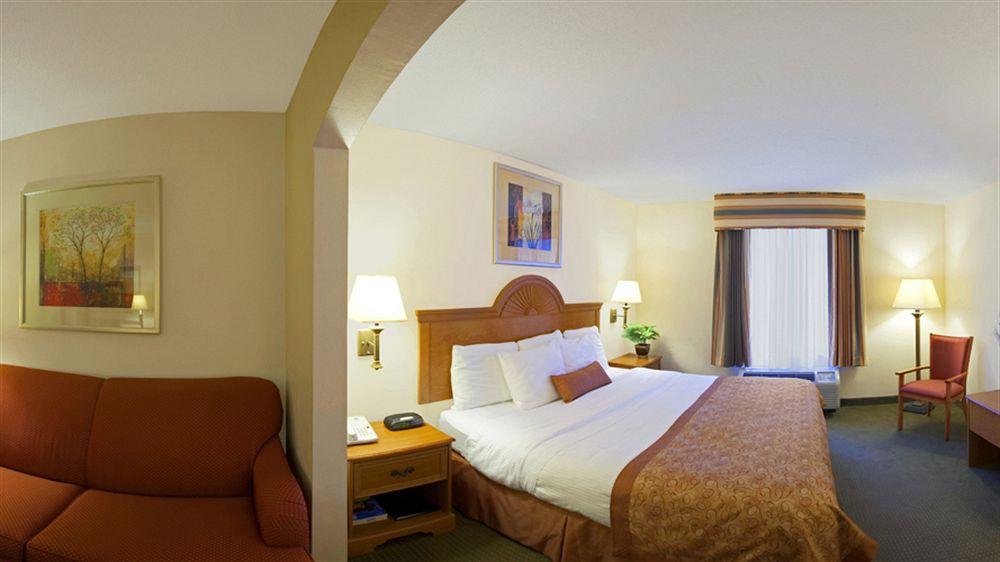Best Western Plus Richmond Hill Inn Екстер'єр фото