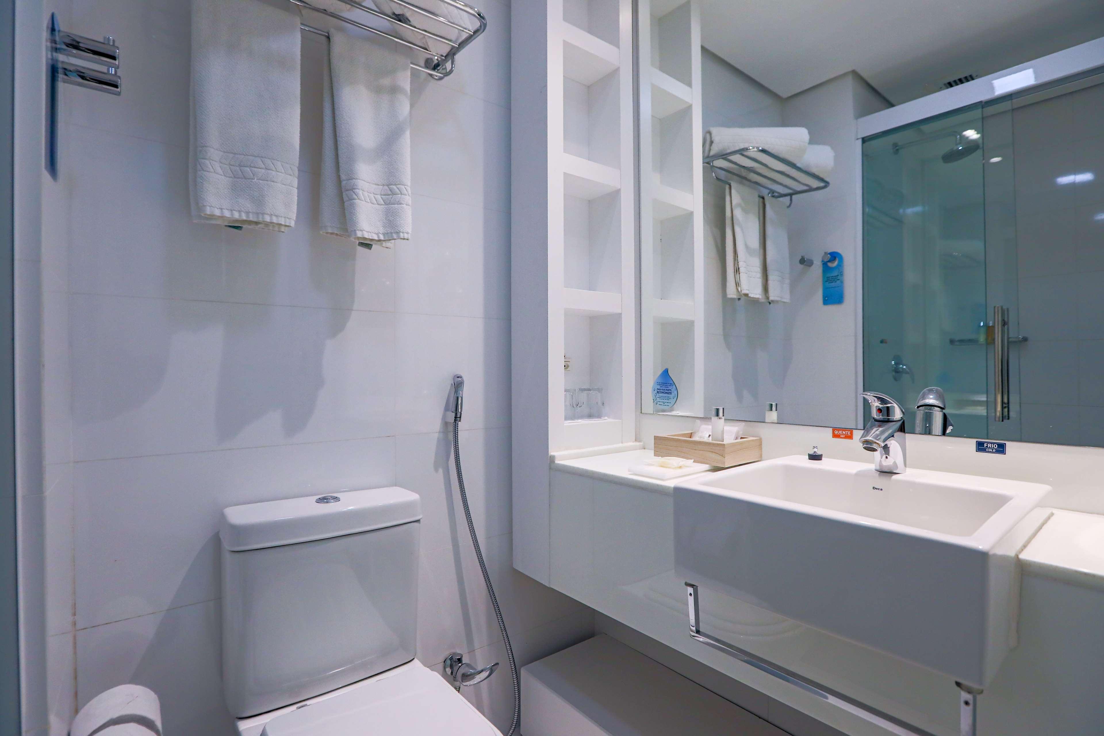 Best Western Plus Richmond Hill Inn Екстер'єр фото