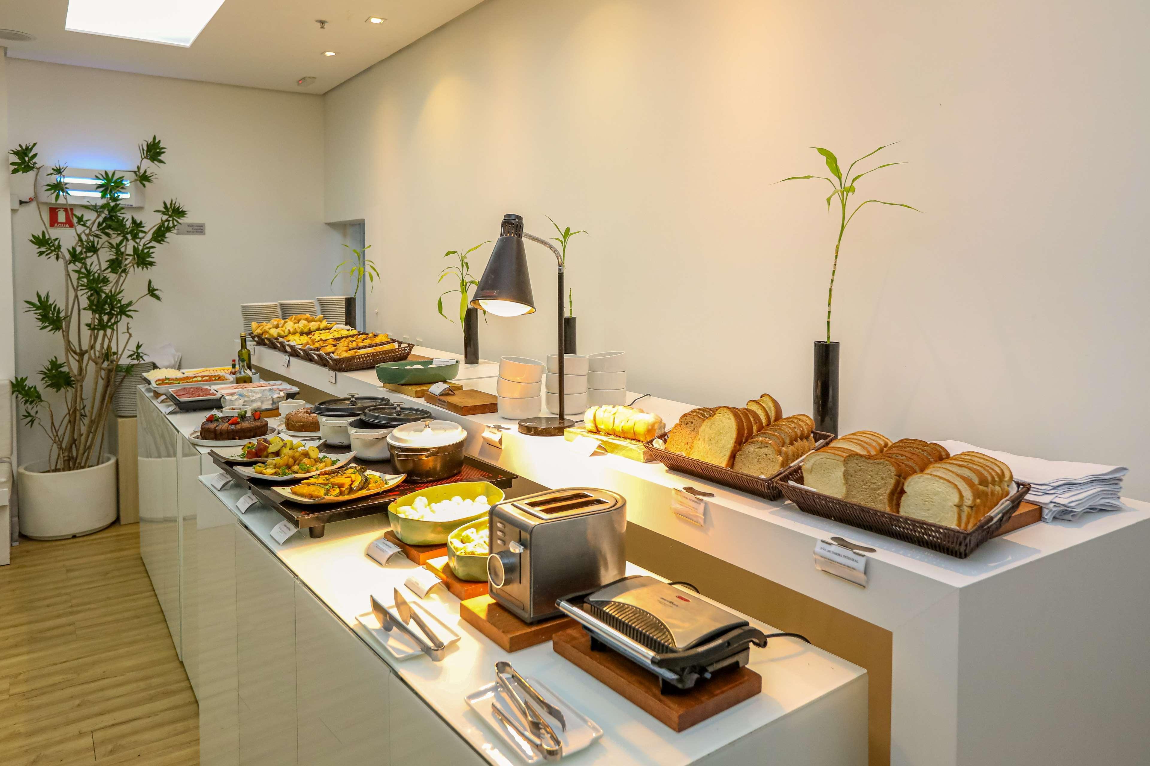 Best Western Plus Richmond Hill Inn Екстер'єр фото