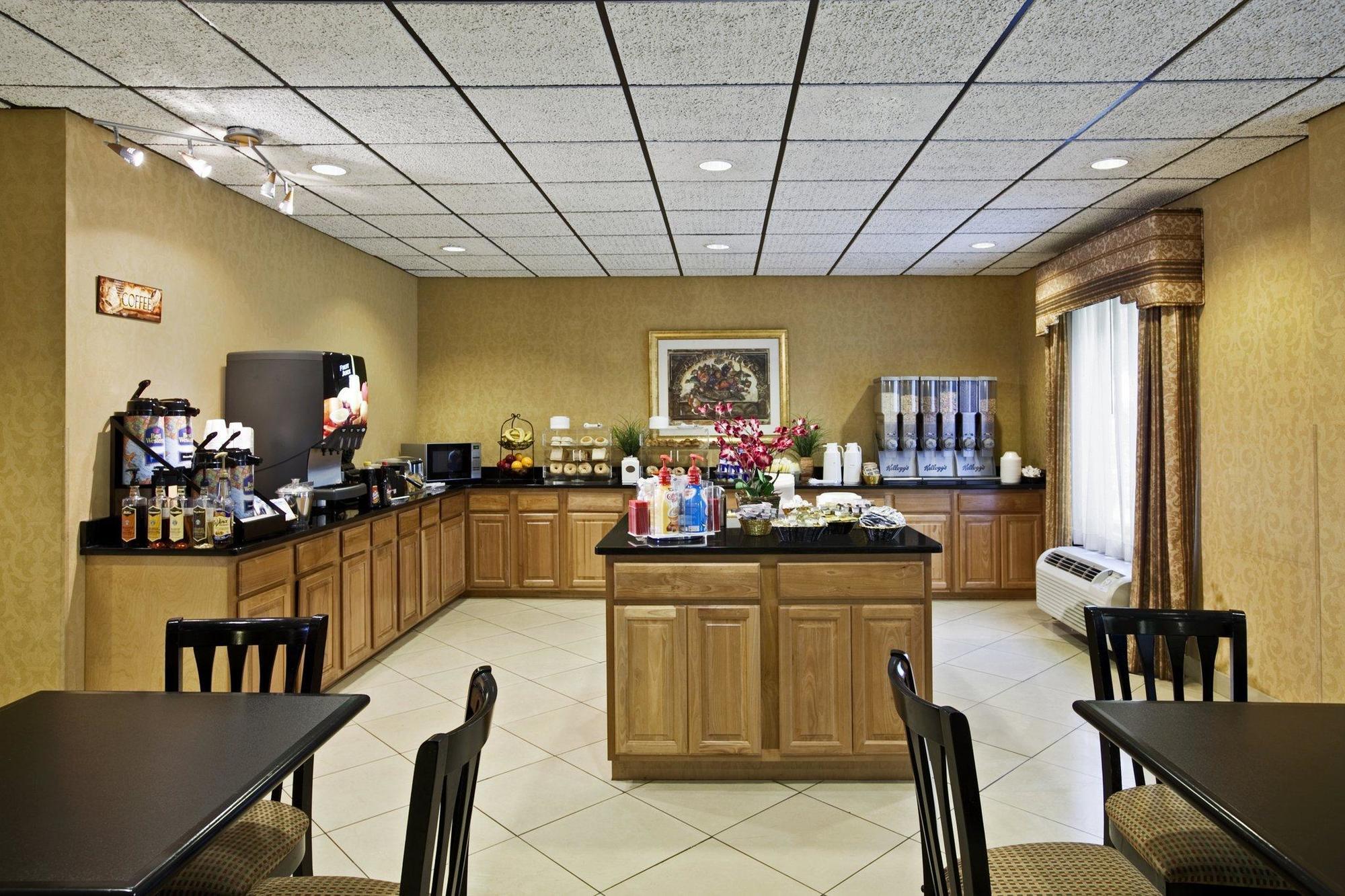 Best Western Plus Richmond Hill Inn Екстер'єр фото